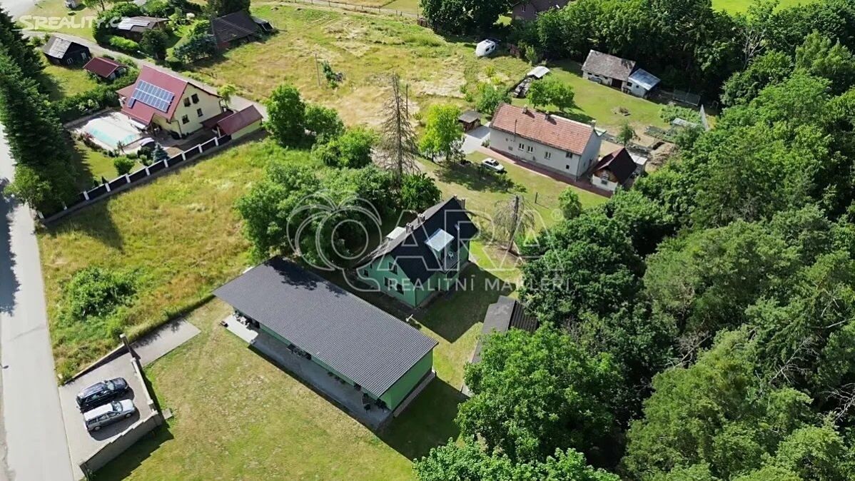 Prodej rodinného domu 297 m², pozemek 2555 m²